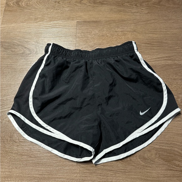 Nike running shorts - Picture 1 of 2